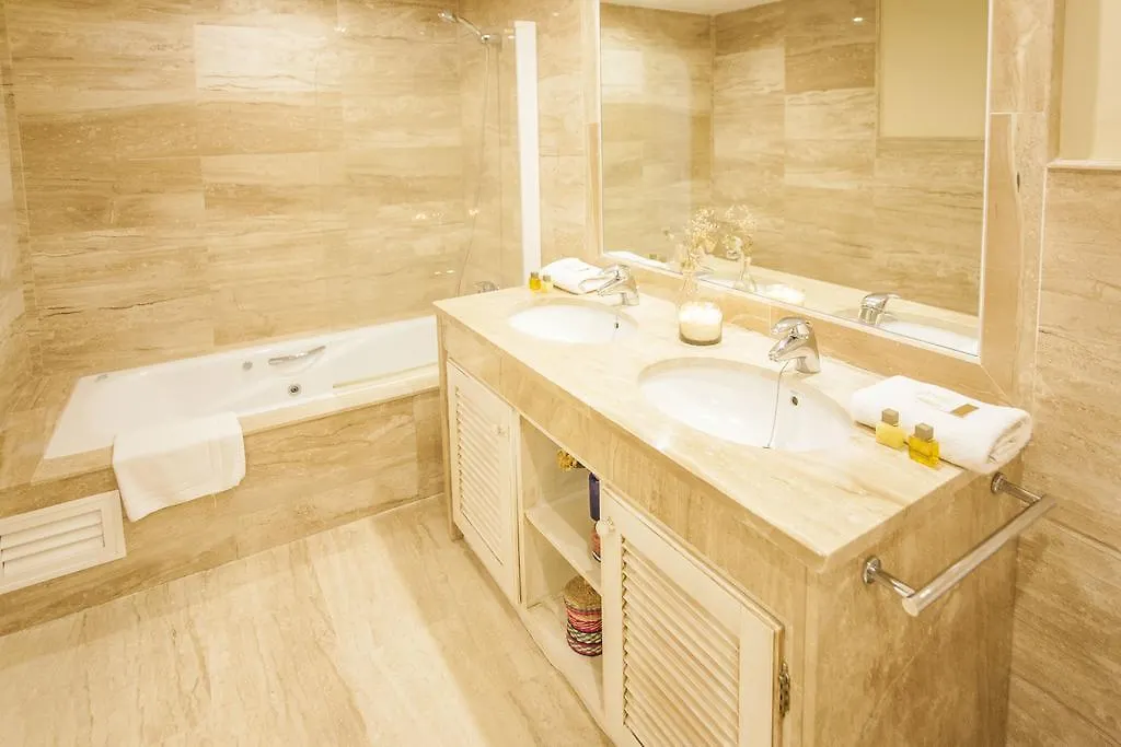 Alhambra Dream Airstream Apartment Estepona 0*,  Spain