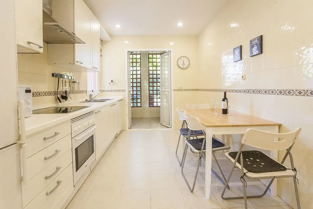Alhambra Dream Airstream Apartment Estepona